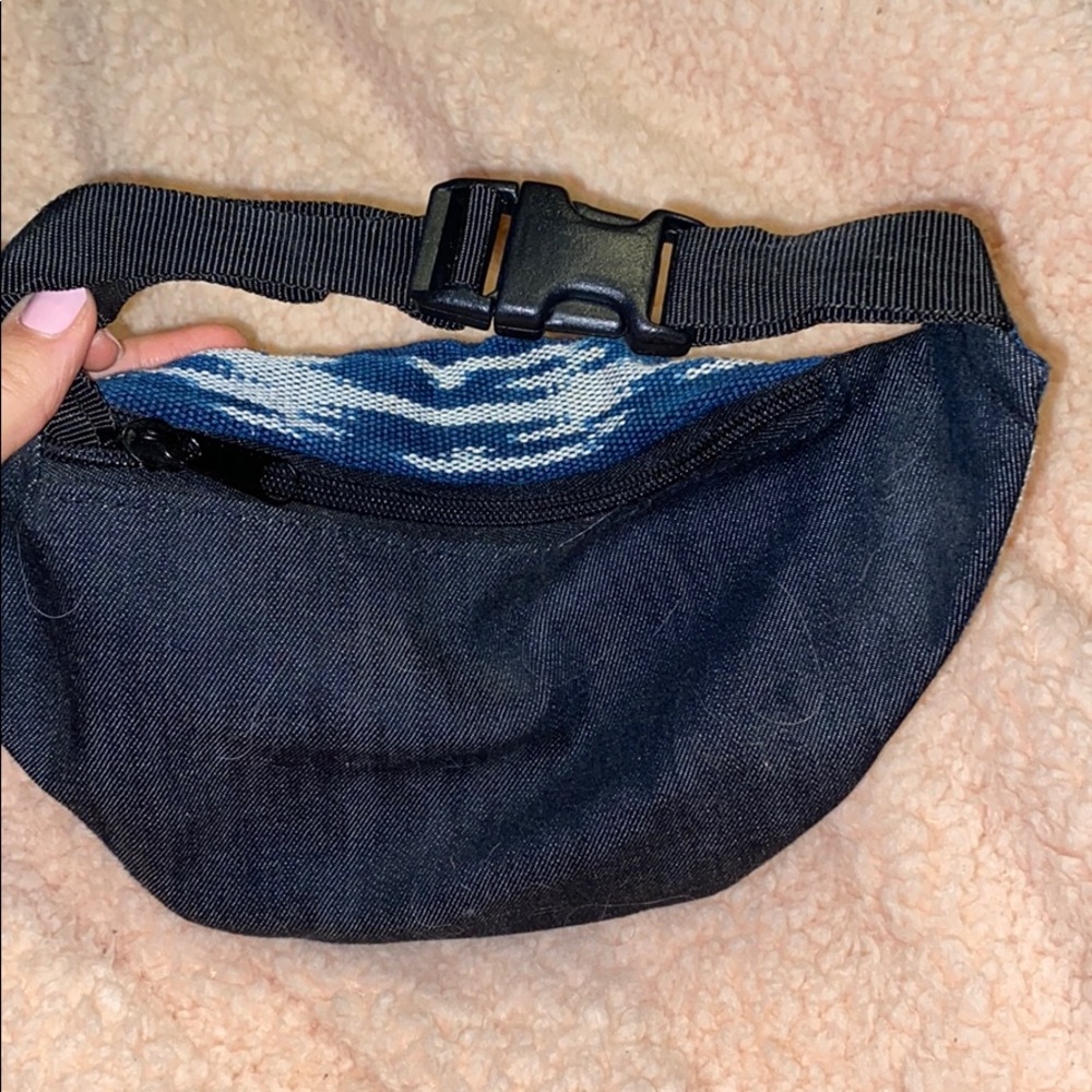 fanny pack - Picture 2 of 3